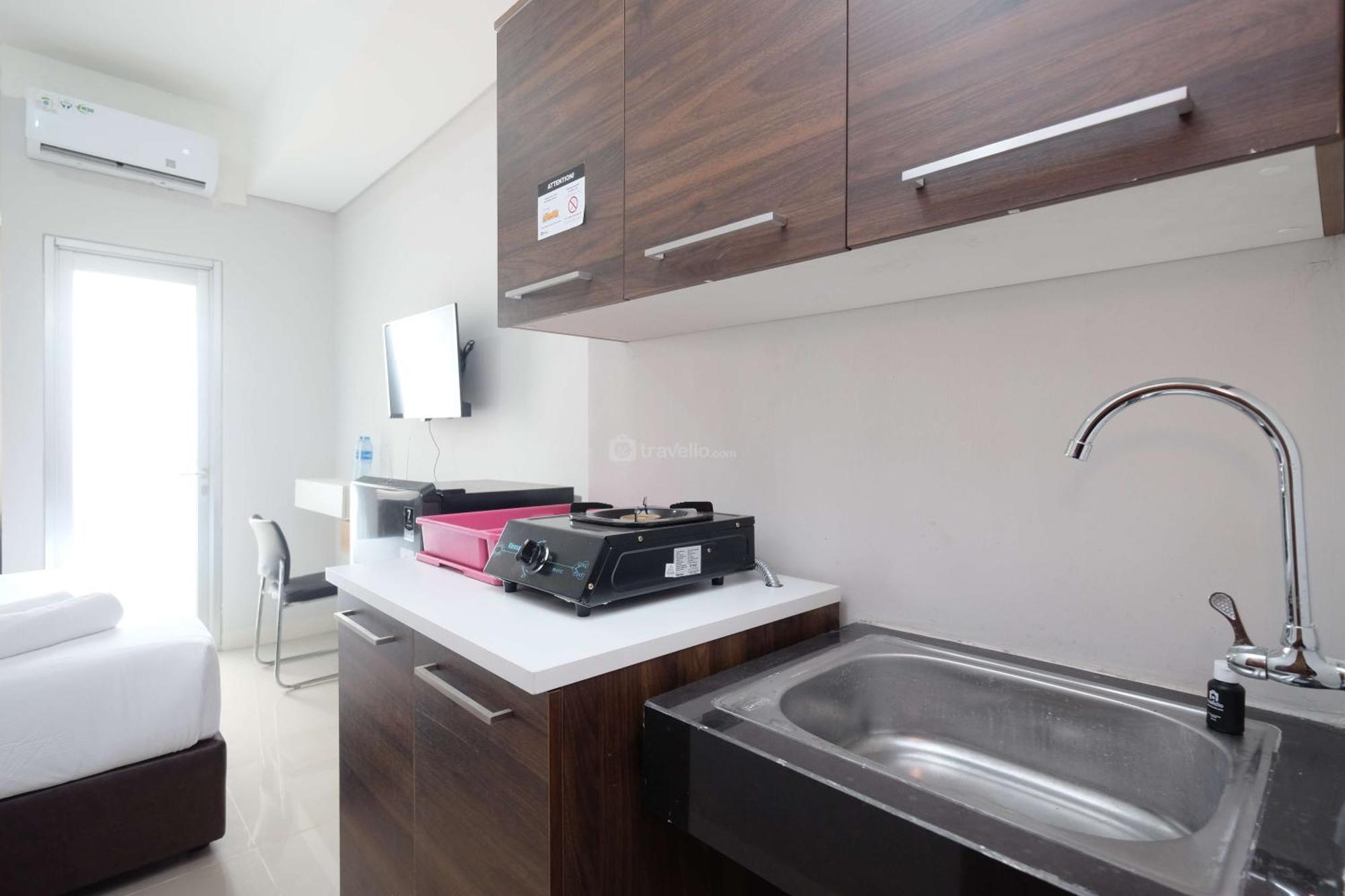 Cozy And Modern Look Transpark Juanda Timur By Travelio Bekasi